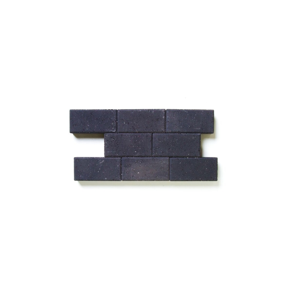 PAVE EN BETON 22X11X5 NOIR CHANFREIN 3,5/5,5